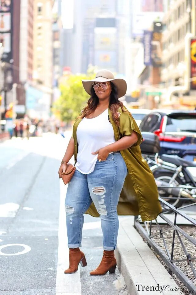 TufaniHoney's tweet photo. Olive breeze and concrete rhythm. 🧥🪩 Distressed denim, earth-toned layers, and that confident silhouette—city style that feels grounded yet expressive.
Wear the ease. Own the moment.
#CityCool #LayeredStyle #StreetTone #EffortlessFashion #OOTD https://t.co/cODJNXguwm