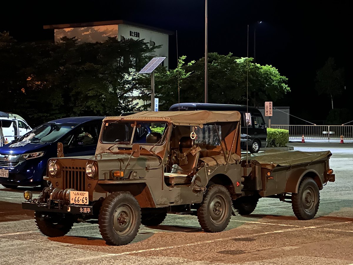 Shinoto_Akio3's tweet image. #私の愛車の簡単なスペック
三菱ジープ
・2000cc100馬力
・パートタイム4WD
・うるさい
・くさい
・よく跳ねる
・かっこいい
三菱トレーラー
・最大積載量250kg
・荷物いっぱい載る
・とてもべんり