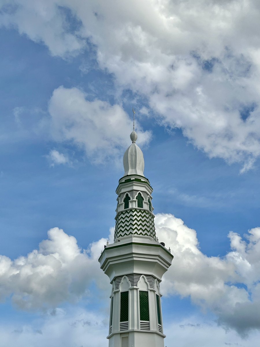 ไม่มีคำพูดใดที่จะออกมาจากคน ๆ หนึ่ง 
นอกจากมันจะสะท้อนสภาพแห่งหัวใจของเขา

คำพูดที่ดี ย่อมมาจากหัวใจที่บริสุทธิ์ อ่อนโยน
คำพูดที่เลว ย่อมมาจากหัวใจที่โสโครก แข็งกระด้าง