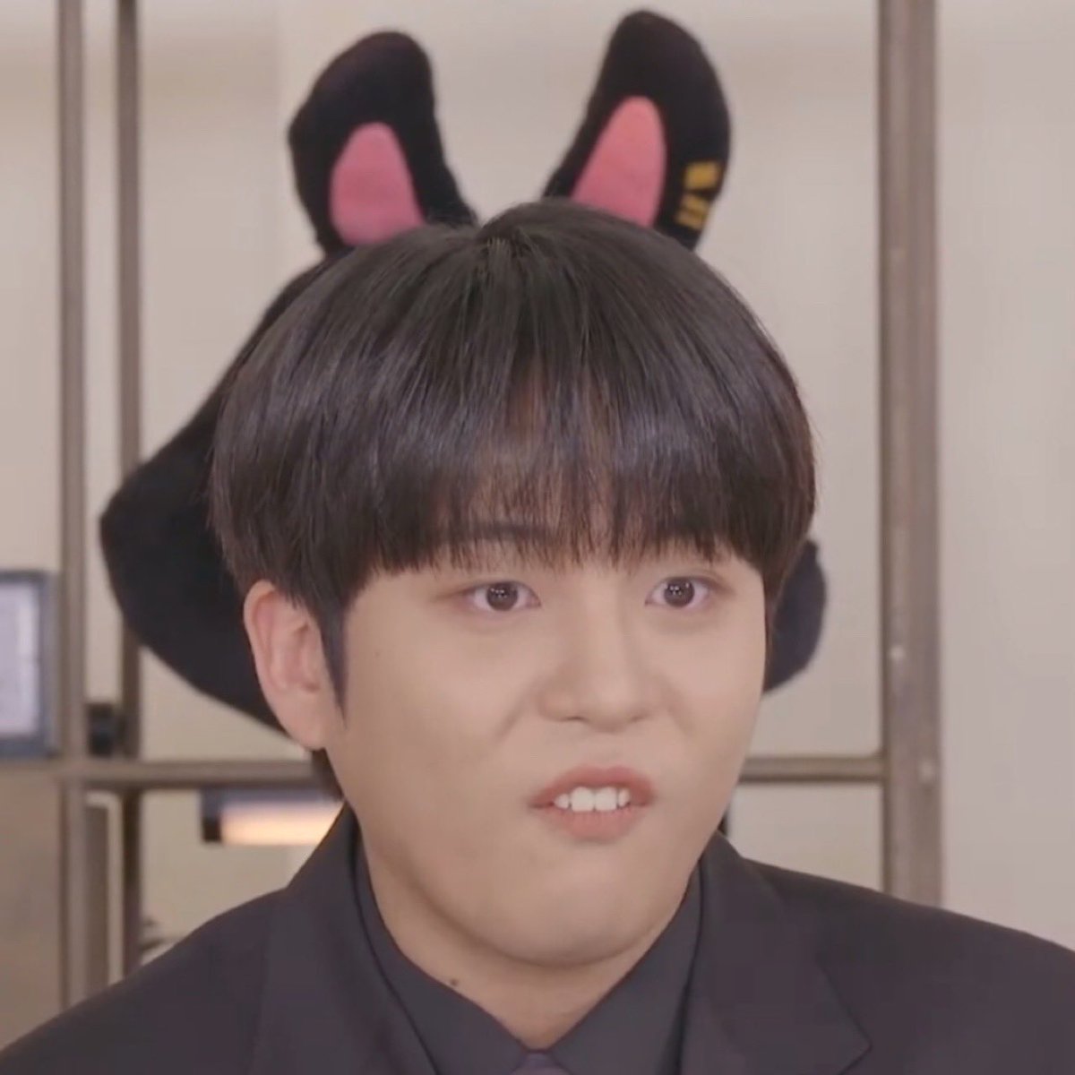 tinyteez123's tweet image. ㅇㅖ? 너무 짧아요