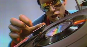 "It's not in the way that you stayed 'til the end" #SAFC supporters.
The late-season 78-79 #football scene played out to a background of quality music, inc. the next two in the #AFistfulofDoldrums Tracklist:
'Hold the Line' - Toto
'Pop Muzik' - M