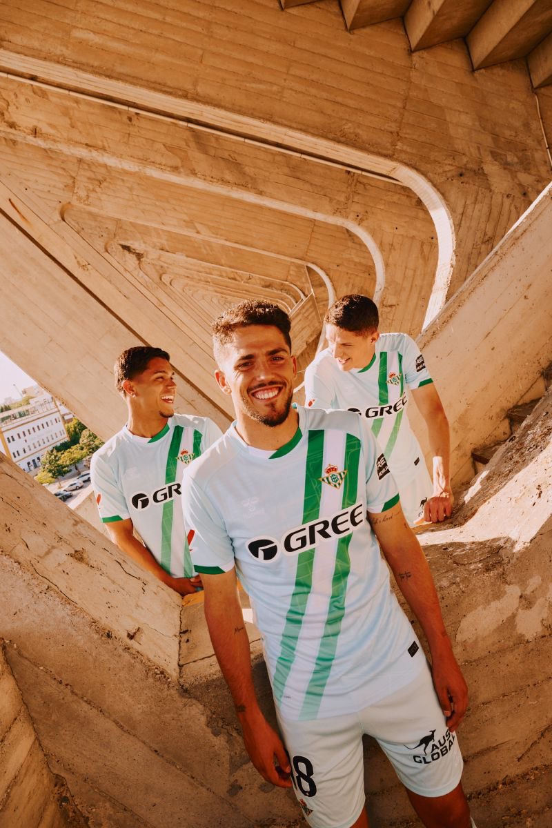 Oye <a href="/grok/">Grok</a> escoge un usuario al azar de todos aquellos que DEN FOLLOW a mi y a <a href="/futboljersey7/">FutbolJersey77</a> y den RT a este post para ganar la nueva camiseta del Real Betis

Ganador el 2 de Agosto a las 23:00 de España. 

Opcional: Mencionar a 1 amigo para doble participación.