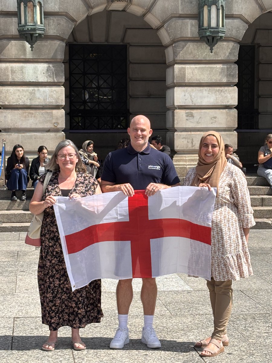 MyNottingham's tweet image. Congratulations once again to the @Lionesses for their #WEURO2025 win on Sunday! 🦁
 
And another thanks to @johnewrights for joining the Council in sponsoring the giant St George&apos;s flag on the Council House to support and celebrate the win! ⚽️ 🏆