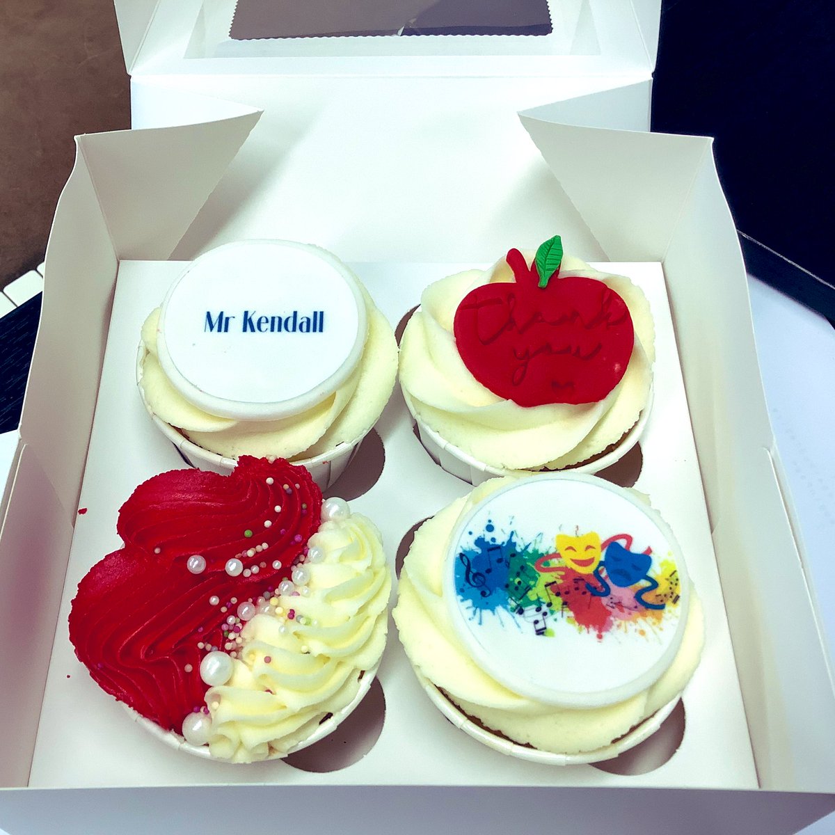 BalaamWood's tweet photo. A sweet surprise for Mr Kendall 🎁🧁 Huge thanks to Ruby W and her mum for this thoughtful (& delicious!) gift - such a kind gesture that made the last day extra special 💙 #JoyfulJuly #FavouriteMoment #Gratitude https://t.co/gkz2YpFZgJ