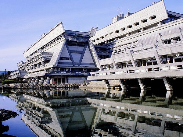 maimai_kyoto's tweet image. 【まるで宇宙船!?戦後の情熱が生んだ空前のモダニズム建築へ】
📢残席わずか!お早めにお申し込みを!
📅8月9日(土) 10:00~ 京都国際会館ツアー
maimai-kyoto.jp/event/ky25c103…