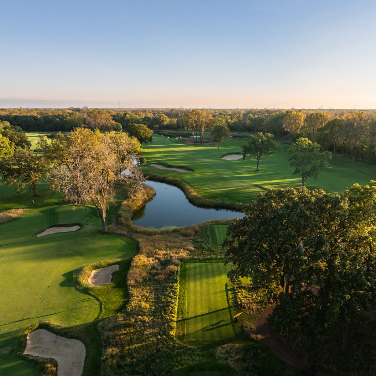 Welcome to Skokie Country Club and the 2025 #WesternAmateur! 

📍 Glencoe, IL
🔨 Est. 1899
📏 7,181 yards
⛳ Par 70
📐 Tom Bendelow (1904), Donald Ross (1914), William Langford (1938)