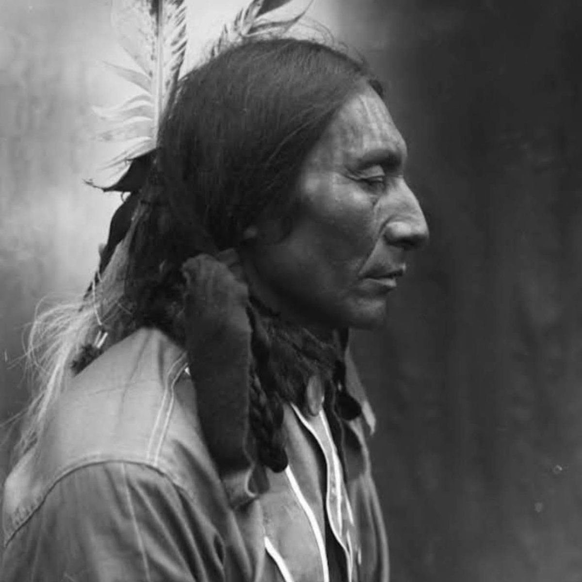 nativefamily_'s tweet image. 💬 Leave a comment✅ Turn on Post Notification
Tag a friend who appreciates this culture 🃏
📸 Credit: Unknown [DM us for credit] 
.
.
#nativeart #nativeculture #nativebeauty #nativeamericanart 
#nativeamericanpride #culture #indigenouspeople