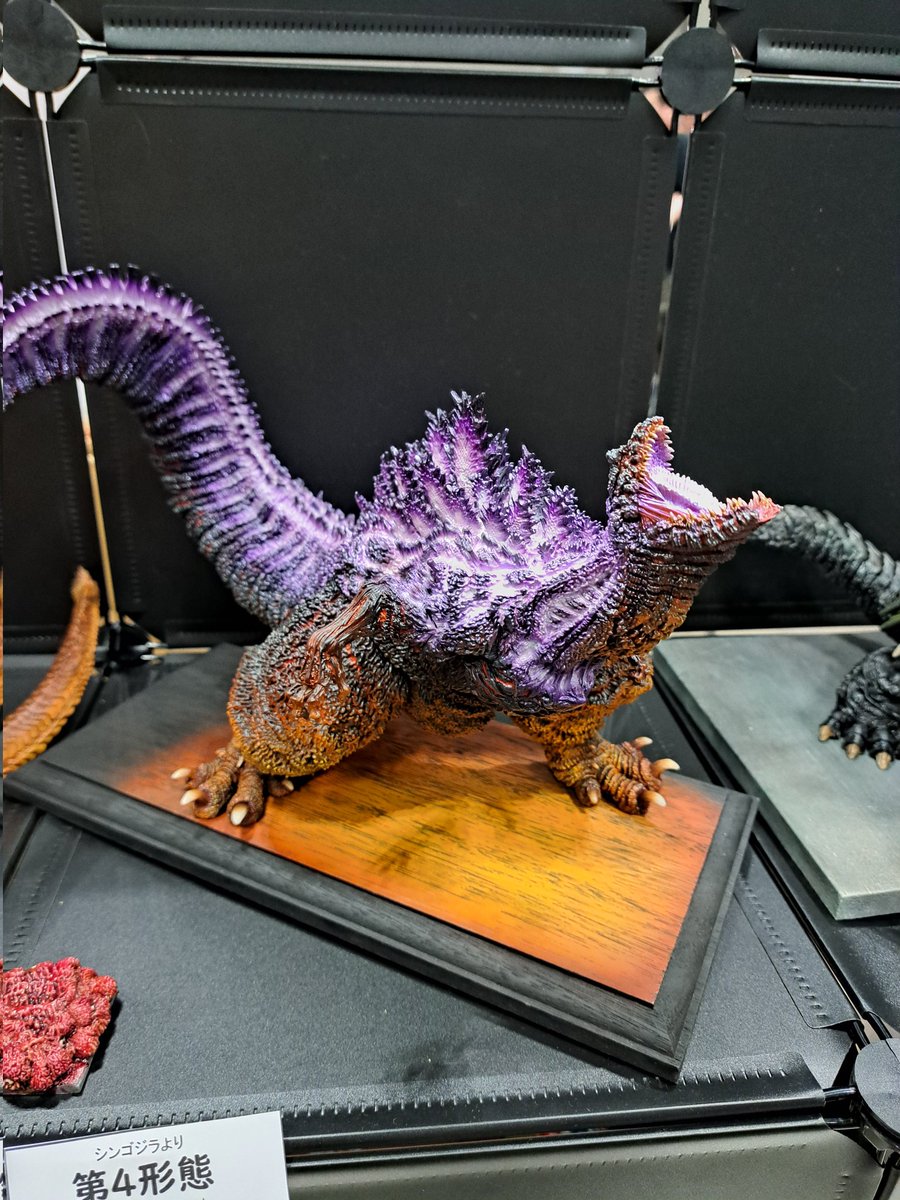 Naker_daijin's tweet photo. ゴジラもた��さんいました。ポーズや塗装など作家さんそれぞれのオリジナリティがあり、色んなゴジラが見れて面白かったです!ハイクオリティなコジラ達を至近距離で眺められて本当に幸せでした。
#wf25 https://t.co/1pQiSQIp65