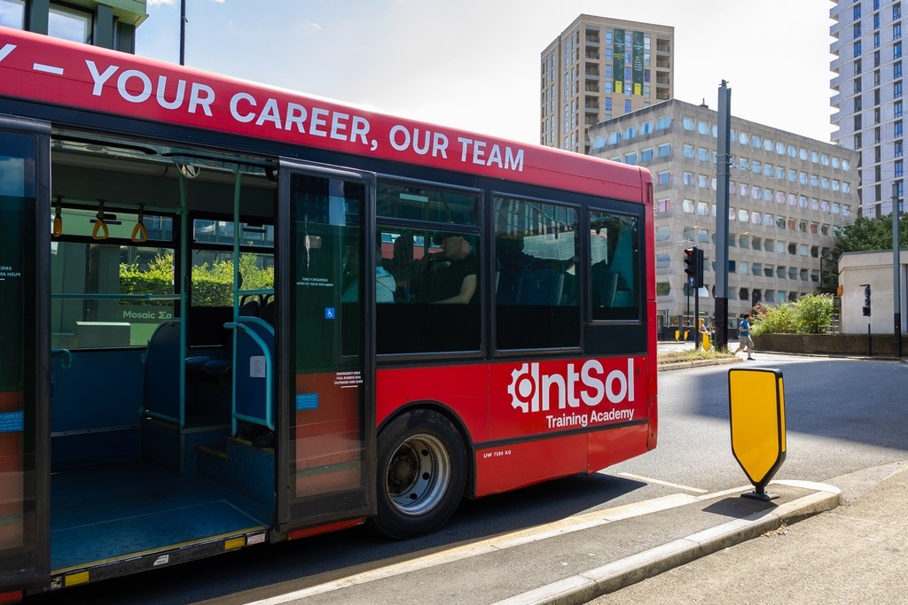 IntSolRecruit's tweet image. We hit the road with our drivers for a focused route learning session making sure they’re confident, informed and ready to deliver.

#IntSolRecruitment #IntSolTrainingAcademy #RouteLearning #DriverSupport #OnTheRoad