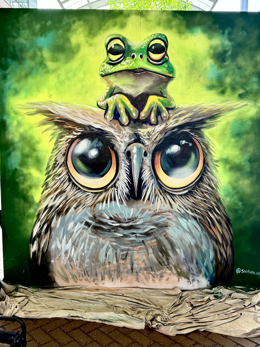 studiomccann's tweet image. Finished 8ft by 8ft vertical mural for the WE Chalk festival at my gallery this weekend. If my knee wasn’t injured I would have chalked it on the ground but couldn’t handle 2 days down. Ha. So vertical it was. This was about 8 hours.