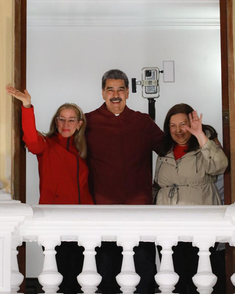 La oposición ganó 50 alcaldías y les damos la bienvenida al trabajo y a la Paz. ¡Un nuevo ciclo de transformaciones en Venezuela! #ConChávezSiempreInvictos #CHCh