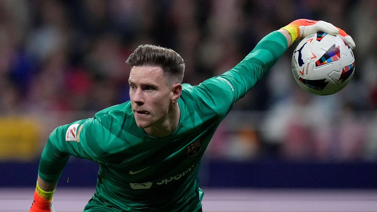 fcbisprime's tweet image. ❌ Ter Stegen no ha querido que nadie del club le acompañara en el viaje a Burdeos.
💥 En principio, el club no puede hacer público los detalles de la lesión sin el consentimiento del jugador, así que parece dificil que se explicite un pronóstico de tiempo de baja.
ℹ️…
