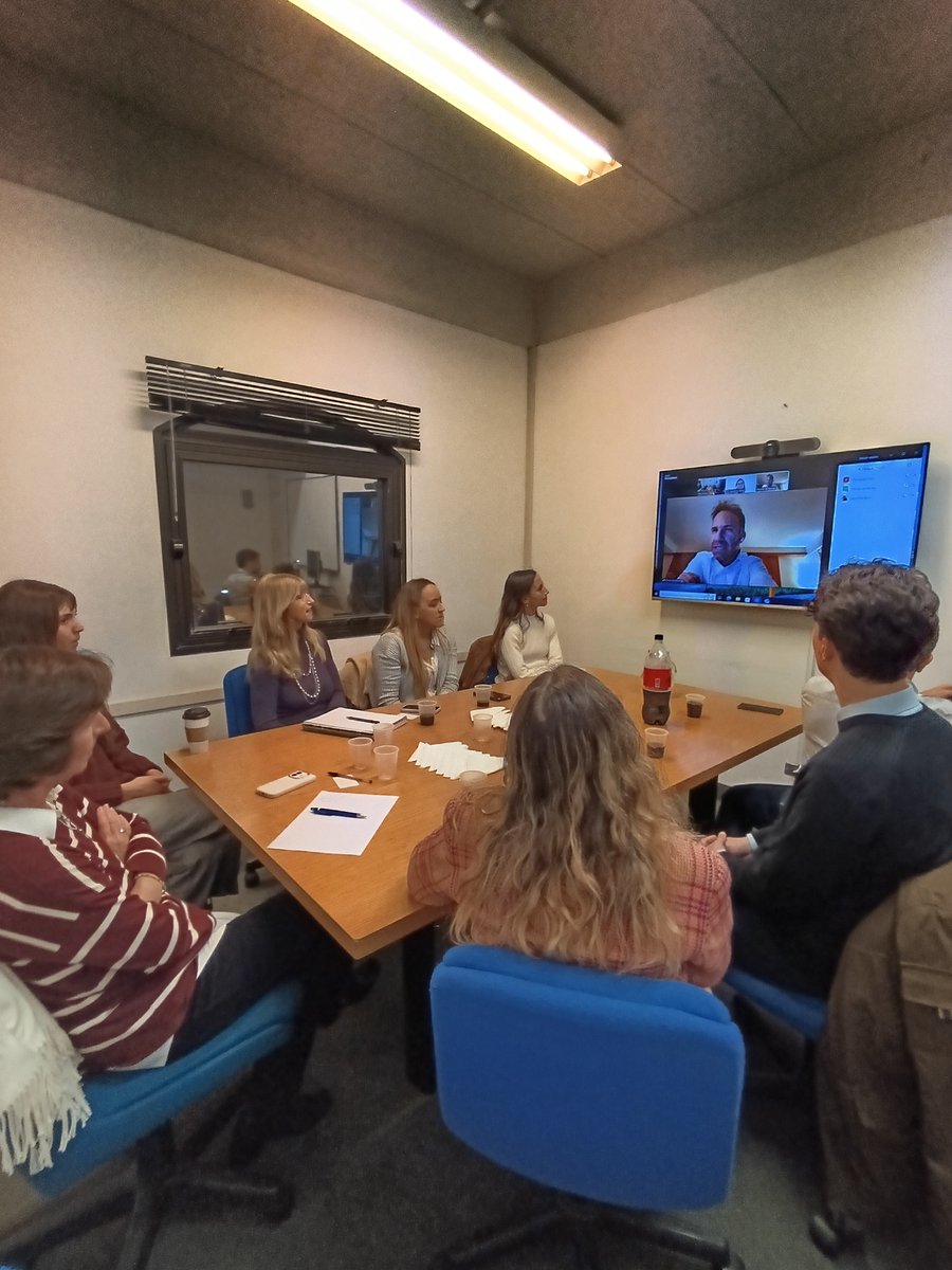 🧠 La UCA dio el primer paso para fortalecer la red de graduados de Psicología, con un encuentro entre ex alumnos y autoridades de la Facultad de Psicología y Psicopedagogía.
Una iniciativa para proyectar juntos el futuro de la profesión.
🔗Nota completa: uca.edu.ar/es/noticias/fo…