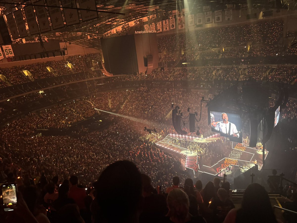 shane_pruitt78's tweet image. Fun night with this one worshipping Jesus! 

3 John 1:4 - I have no greater joy than to hear that my children are walking in the truth.

Thanks for leading us @josiahqueen @philwickham &amp;amp; @brandonlake !