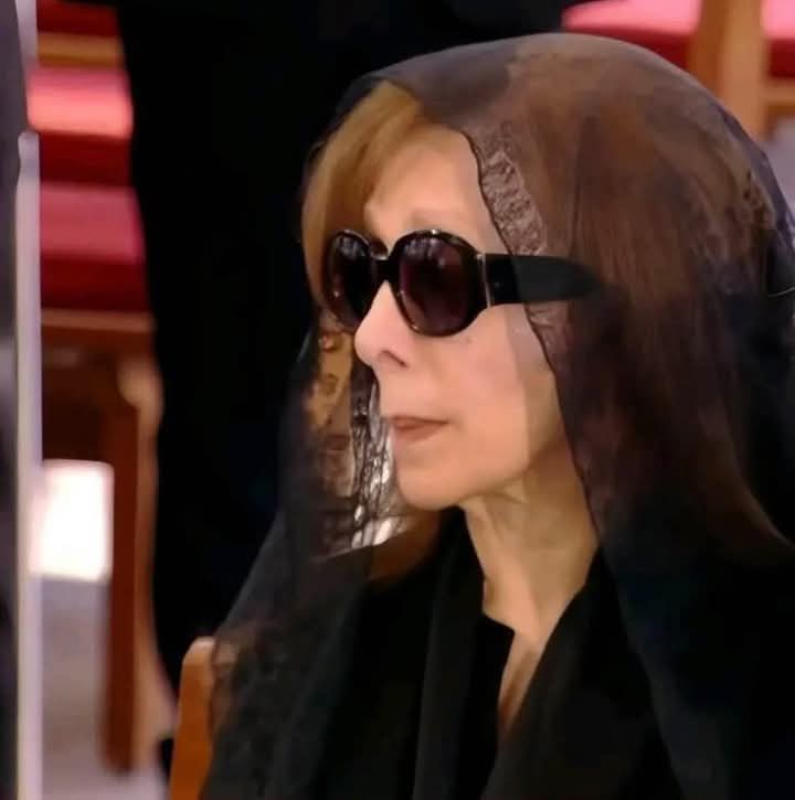 فيروز تبتكر بحزنها لغة رهيبة: 
 لغة تقول إن الفعج كلّما تراكم .. شيّد في الدُنيا جبلا مكسورا بثقل الوقار ومكسوا بأقتم الأوشحة يراقب عبث ألوان الحياة الذي لا يرسو على صفاء كامل 
#فيروز