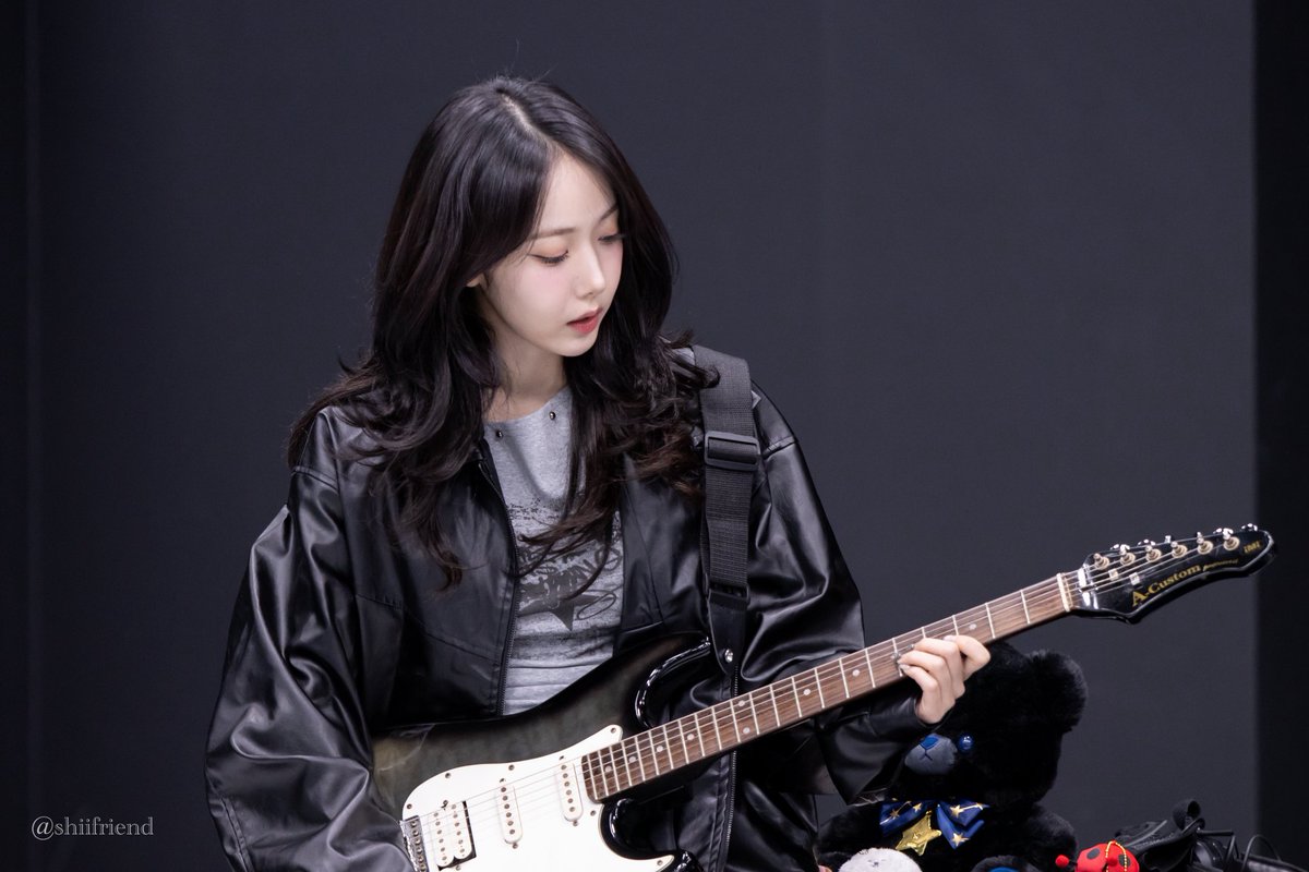 GFcollector_'s tweet image. 결혼할래