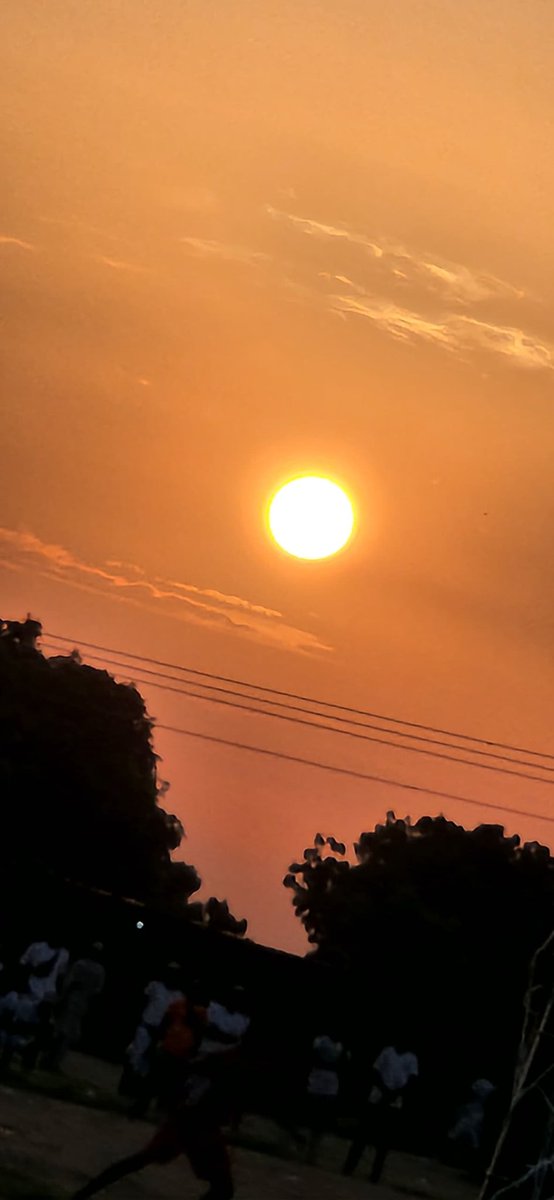 Just finished lectures and caught this beautiful moment from the sidelines. Uni life isn’t just about the books , it’s the sunsets, the vibes, and the memories.
<a href="/nubilanetwork/">Nubila Network</a> <a href="/nillionnetwork/">Nillion</a>