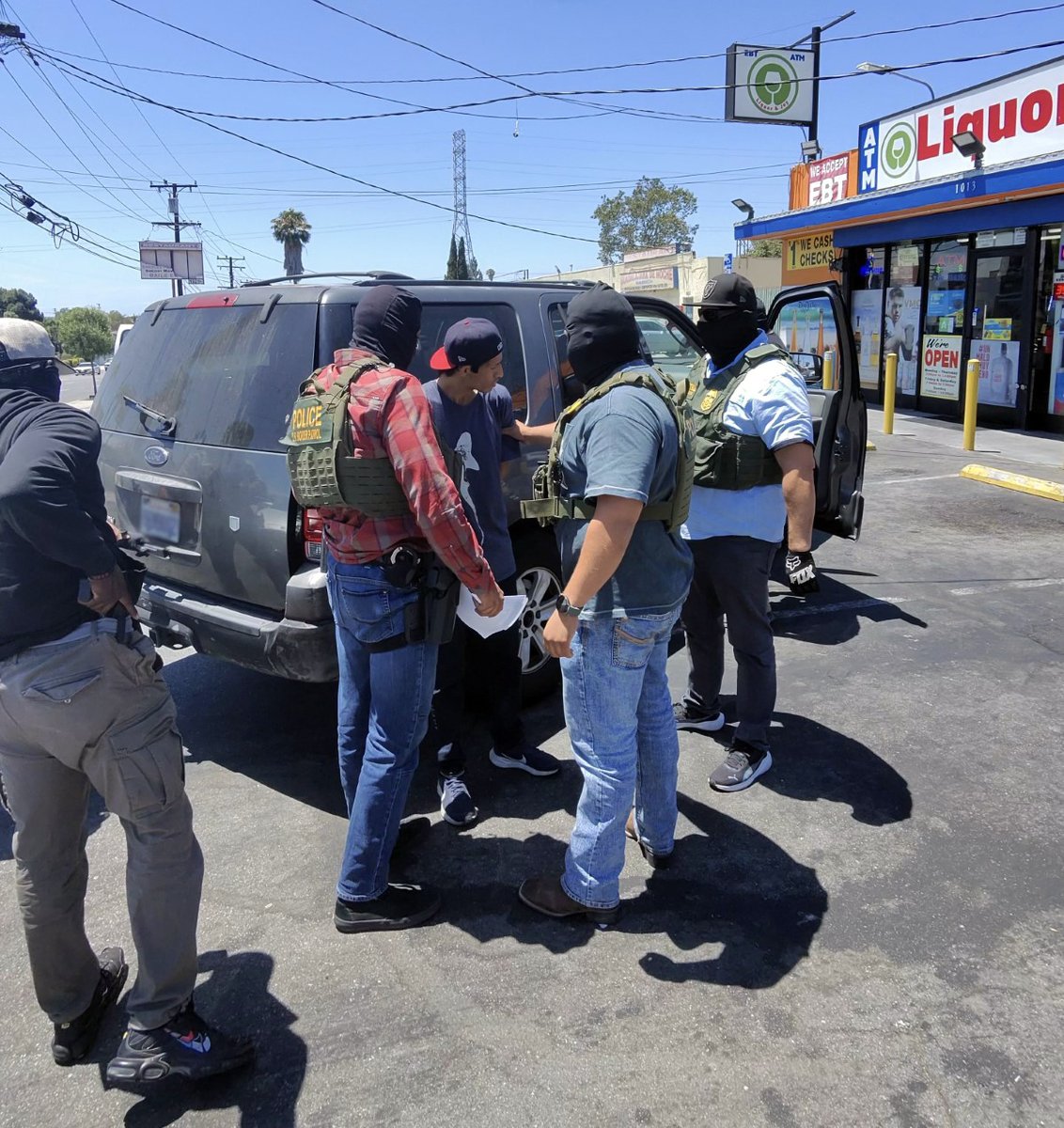 CBP's tweet photo. Illegally present and dangerous?

Thanks to @USBPChiefELC California communities are safer. Border Patrol agents arrested a Mexican national, who is a registered sex offender, convicted felon, and did we forget to mention illegally present. https://t.co/n3y2Y3C2EO