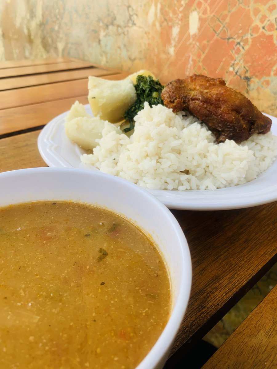 rasfromug's tweet image. Guys lunch has just come 😍