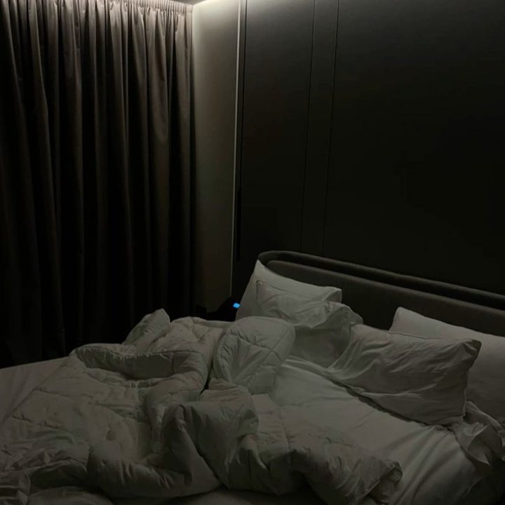 Laspag 🔞 

“Double penetration, par. Gusto kong maramdaman mo kung gaano kasarap kapag sabay nating winawasak ang puta ko.”