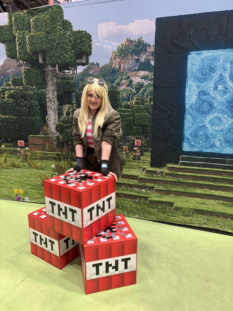 Lozzamation's tweet image. Had such a fun day at megacon yesterday🫶🫶 everyone was so lovely🥺