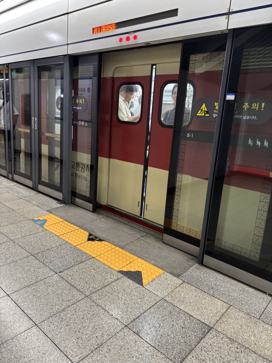 kawanegi's tweet image. 1000系抵抗車来たわぁ🤗