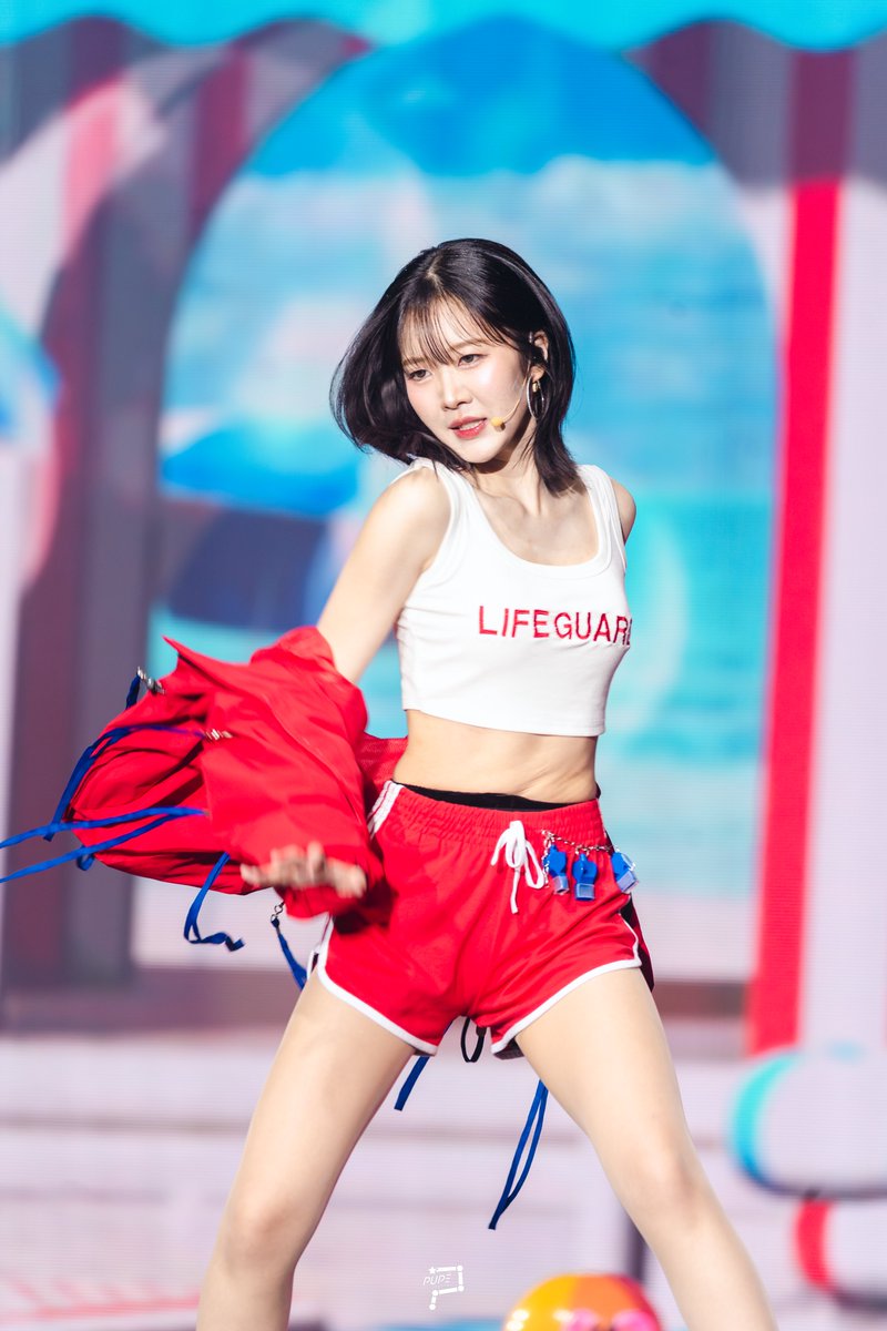 pupe_fc's tweet image. Beautiful Gold Saint &amp;amp; Hot Lifeguard 💫🌶️  - #PUPÉJiradapa
ที่จะทำให้หัวใจคุณต้องละลาย 🔥
ดูอัลบั้มเต็มได้ที่นี่
👉 facebook.com/share/p/1CCRaV…
.
#GlowupGlamupConcert