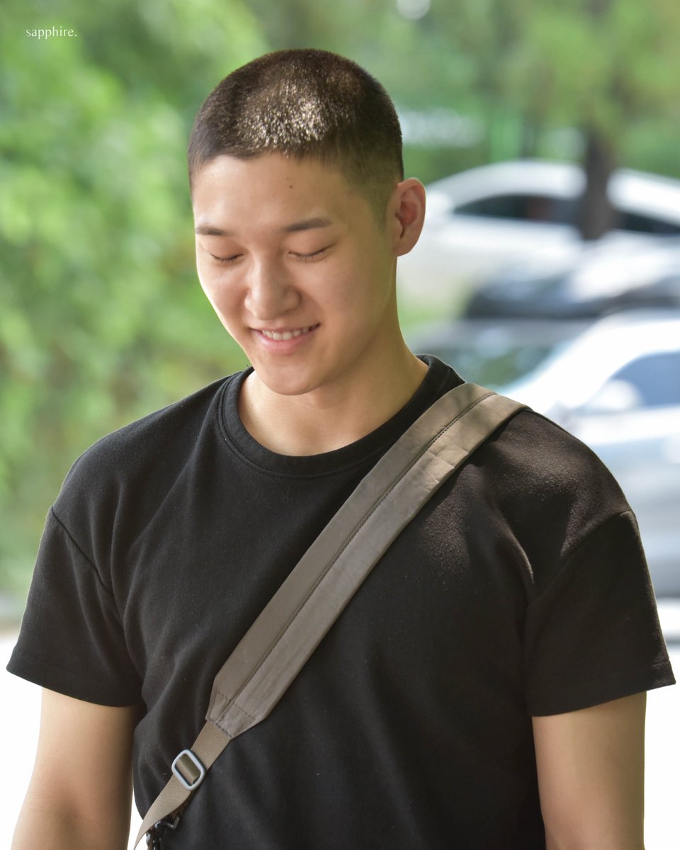 250728 HD

감자 쓰담쓰담 🫳

#온리원오브 #OnlyOneOf #준지 #JUNJI