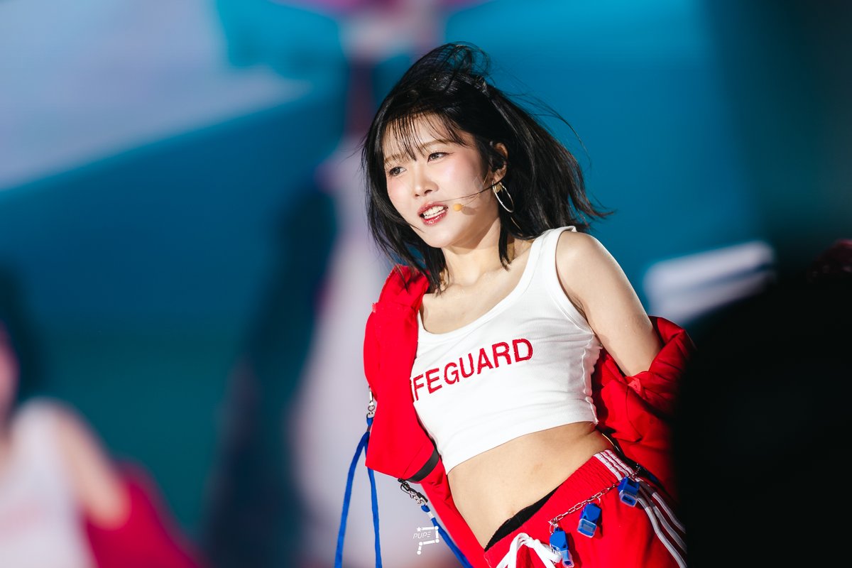 pupe_fc's tweet image. Beautiful Gold Saint &amp;amp; Hot Lifeguard 💫🌶️  - #PUPÉJiradapa
ที่จะทำให้หัวใจคุณต้องละลาย 🔥
ดูอัลบั้มเต็มได้ที่นี่
👉 facebook.com/share/p/1CCRaV…
.
#GlowupGlamupConcert