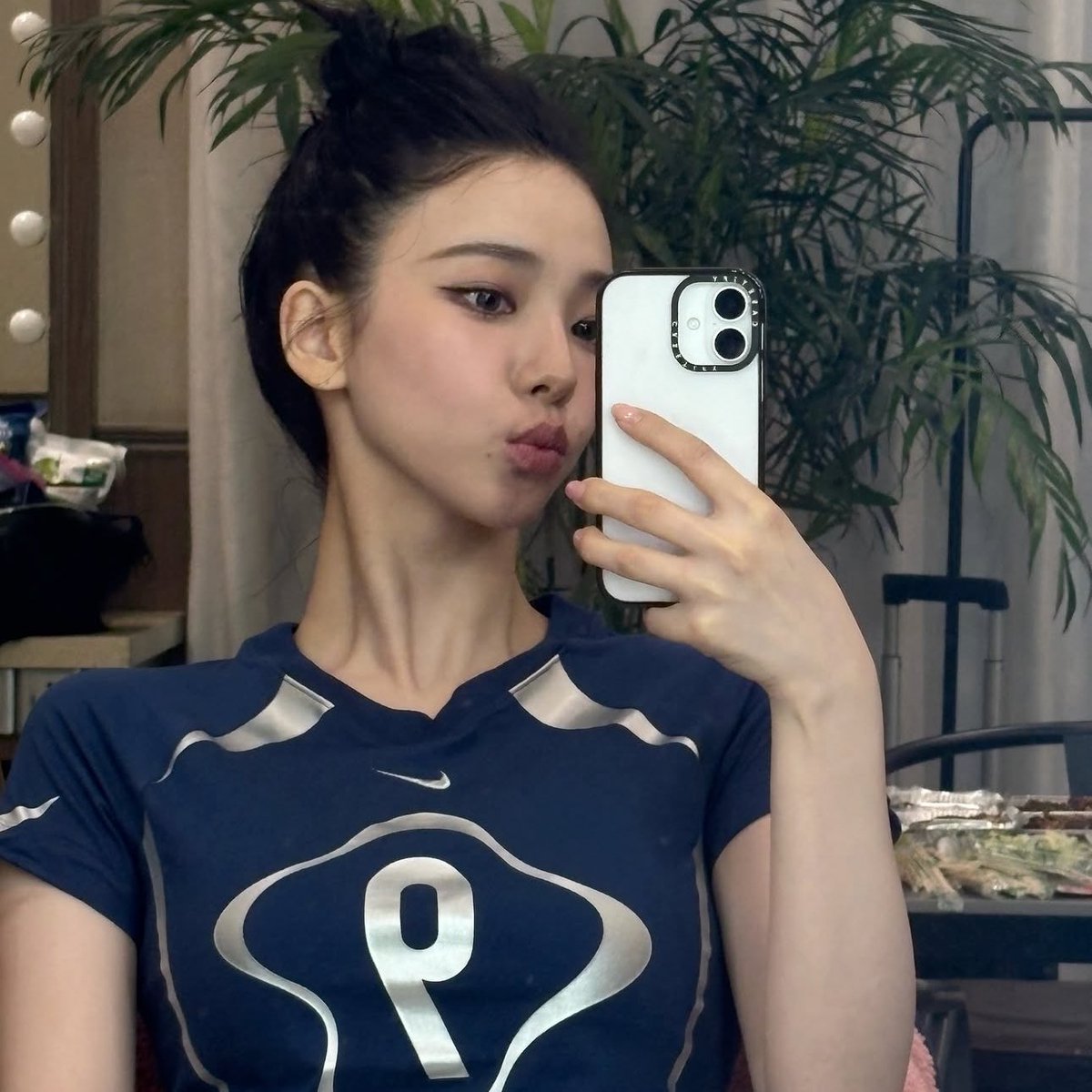 jjimbluu's tweet image. the bun so so so sooo gorg omg
