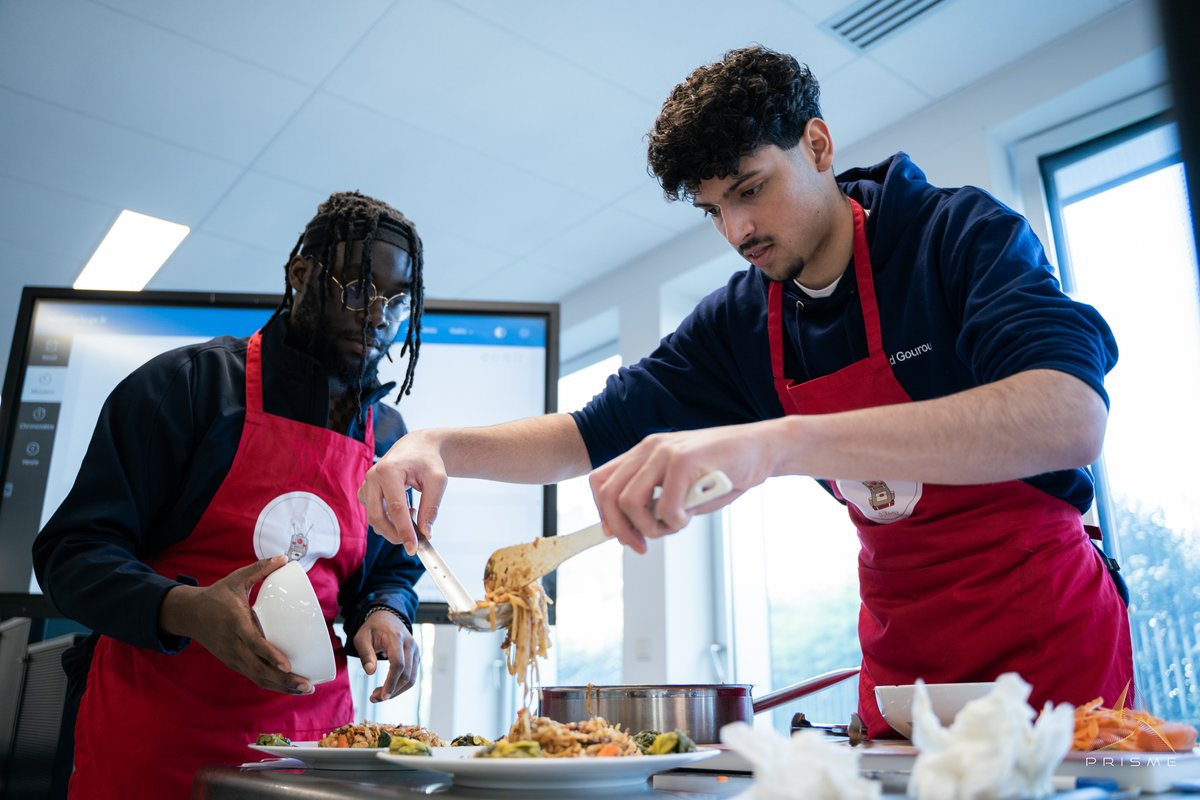 [EVENT RECAP 📷] The Paris and Lille branches of our DiSKovery association recently organised another edition of Maskerchef, an inter-association culinary competition that focused on creativity and team spirit. Learn more: fcld.ly/u73abmj #WeAreSKEMA