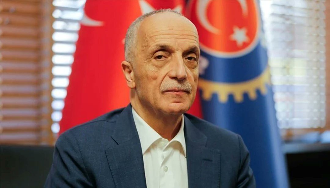 4DKip's tweet image. Türk-İş Kamu Koordinasyon Kurulu toplantısı bitti. Türk-İş Genel Başkanı Ergün  Atalay, çarşamba günü grev kararlarını tek tek açıklayacaklarını duyurdu. 
#Kamuişçileri