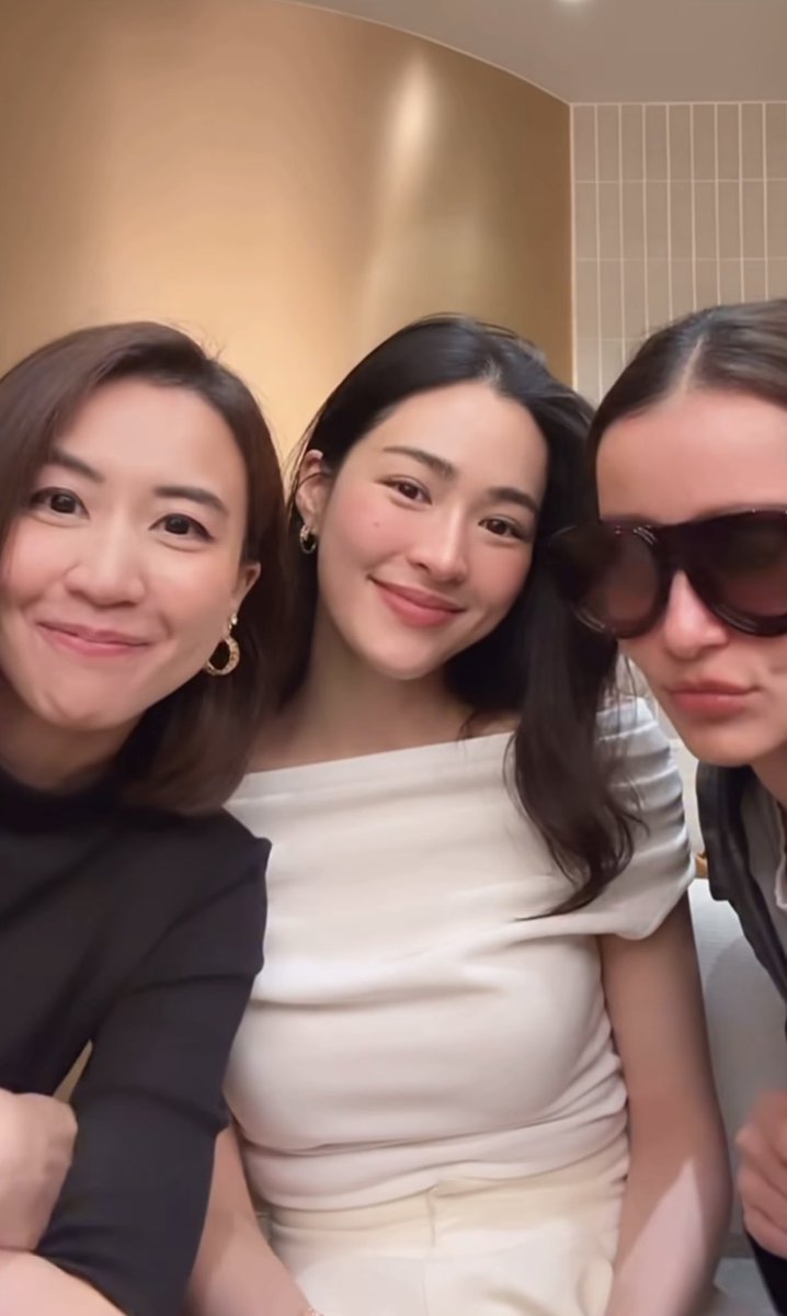 EvalynnPAN's tweet image. วันนี้เสิร์ฟหวานๆ เสิร์ฟพี่คนสวย ✨

Ig : annethong
#หลิงหลิงคอง #linglingkwong (◜ᴗ◝.)
