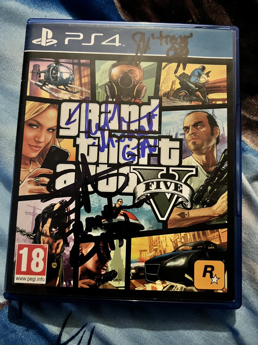 dalekman93's tweet photo. Had the wonderful experience of meeting the Grand theft Auto 5 gang this Saturday at @comconmanc 
#GrandTheftAuto #gta5 #comicconmanchester https://t.co/Q6wMxJl7xN