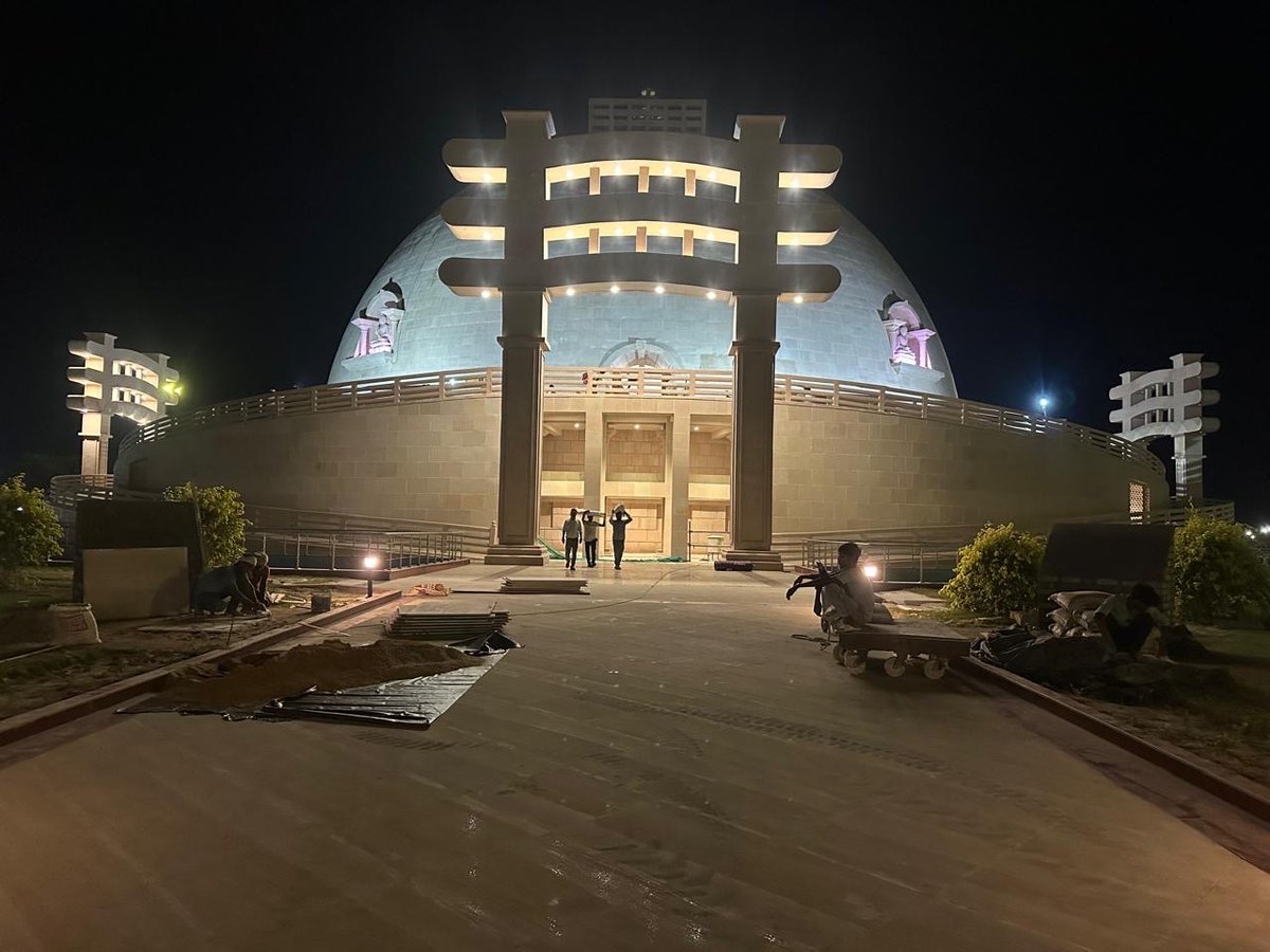 IndexBihar's tweet image. Buddha Samyak Darshan Museum‑cum‑Smriti Stupa, Vaishali Project Overview:
Cost - ₹550cr
Area - 72 acres
Facilities & Sustainability:
- Meditation Centre
- Library & Visitor Centre
- Gallery & Museum Block
- Amphitheater & Cafeteria
- 500 kW solar power plant