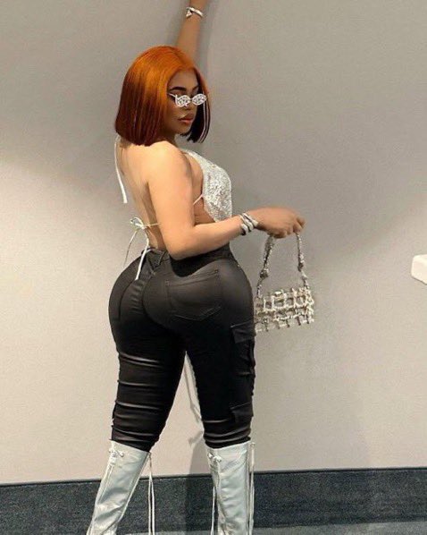 iYungblogger's tweet image. Who knows Bobrisky rate card please !
