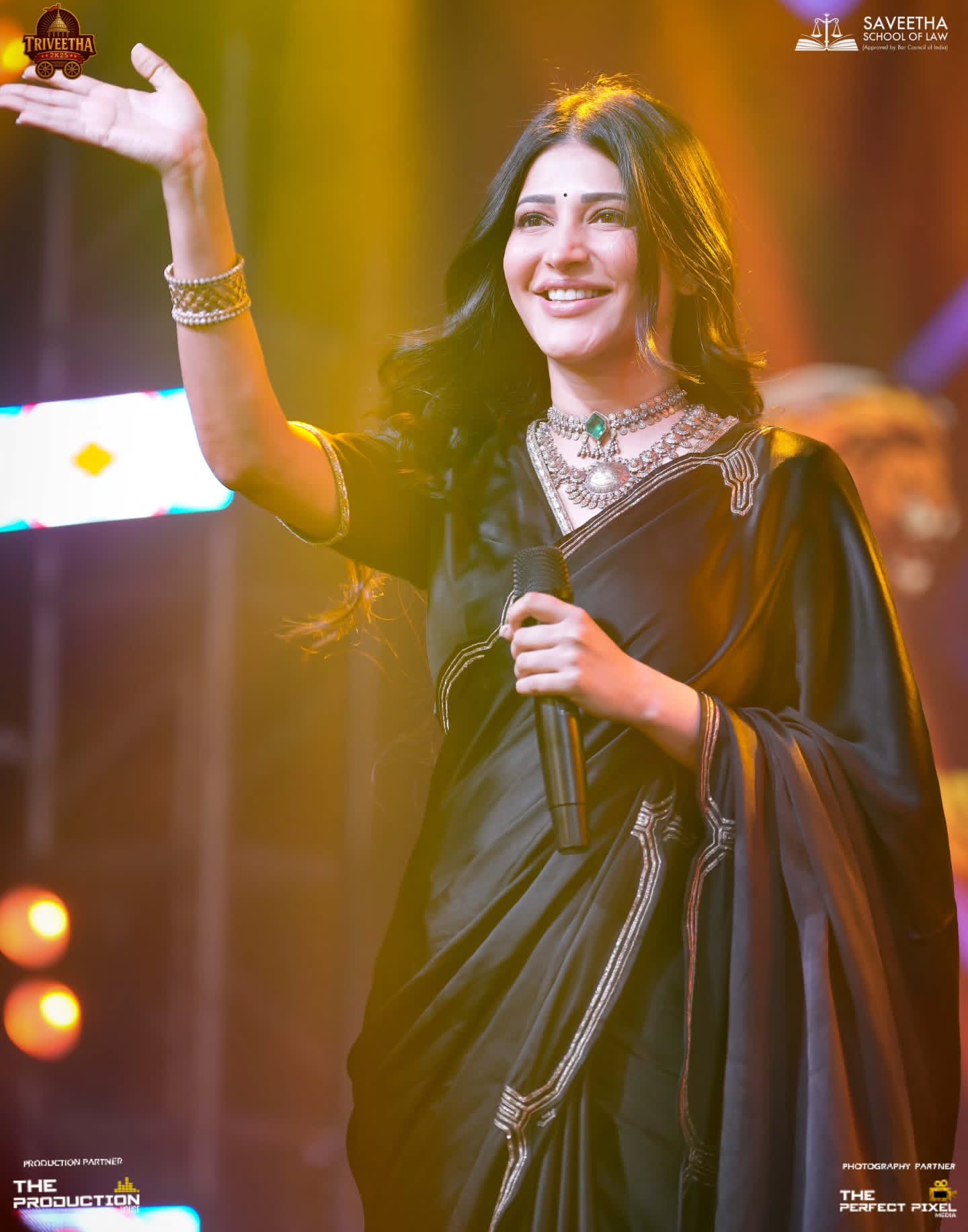 Gw8nW6raoAAuSBF?format=jpg&name=large