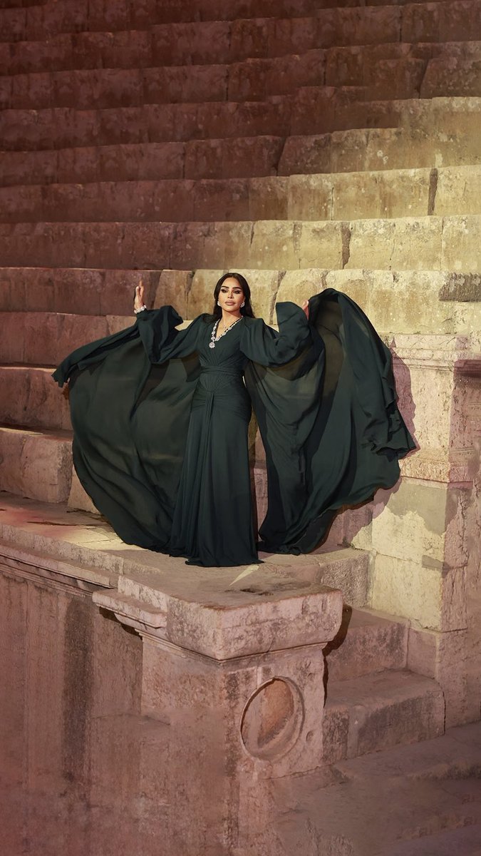 تصويري لـلملكه والقلب الطيب وفنانه العرب ❤️‍🔥❤️‍🔥❤️‍🔥❤️‍🔥❤️‍🔥 #احلام 
<a href="/AhlamAlShamsi/">A H L A M ~ ♥️ ~ أحلام</a> 
في حفله #مهرجان_جرش #جرش
#احلام_في_جرش