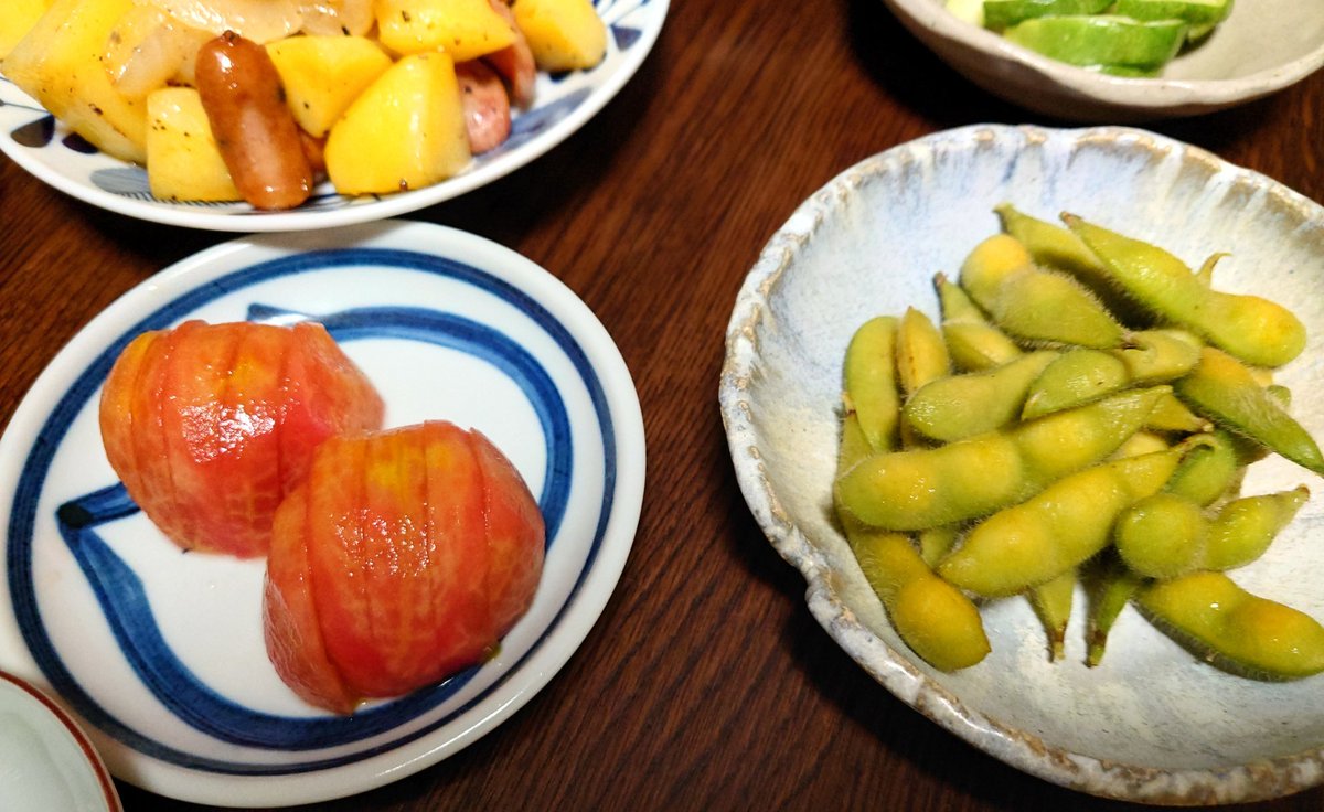 8341195's tweet image. 今夜は
✳シャウエッセンの花火でジャーマンポテト
✳空芯菜にんにく炒め
✳冷やしトマト
✳枝豆
✳うり浅漬け
✳オクラおひたし
✳焼きそば
　#みかこご飯