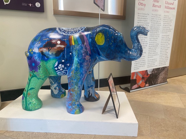 Humphrey Perkins (@humphreyperkins) on Twitter photo 🎤🐘Have you seen Elphis Presley, "The King of Elephants"? HP's own baby elephant is currently stomping around Leicester Cathedral🐘🎤
Here he is with Freya!
See below for what's going on with the amazing LOROS!
loros.co.uk/events/2025/07…
<a href="/LOROSHospice/">LOROS Hospice</a> 🎤🐘Have you seen Elphis Presley, "The King of Elephants"? HP's own baby elephant is currently stomping around Leicester Cathedral🐘🎤
Here he is with Freya!
See below for what's going on with the amazing LOROS!
loros.co.uk/events/2025/07…
<a href="/LOROSHospice/">LOROS Hospice</a>