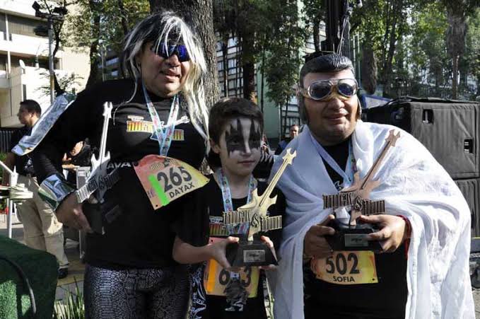 DONDEIRweb's tweet image. ¡Ponte tu look más rockero! 🤘🏼🎸Habrá una carrera temática de rock en CDMX y así puedes participar 👀👉🏼 dondeir.com/ciudad/habra-c…