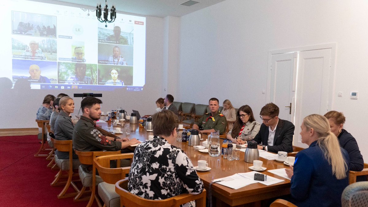 MEN_GOVPL's tweet image. 📣 Bezpieczeństwo jest najważniejsze. #MEN wspólnie z harcerzami wzmocni zasady organizacji wypoczynku.
❗️Ministra Edukacji @barbaraanowacka podjęła decyzję o zleceniu kuratorom oświaty dodatkowych kontroli trwających lub planowanych obozów harcerskich w zakresie bezpieczeństwa…