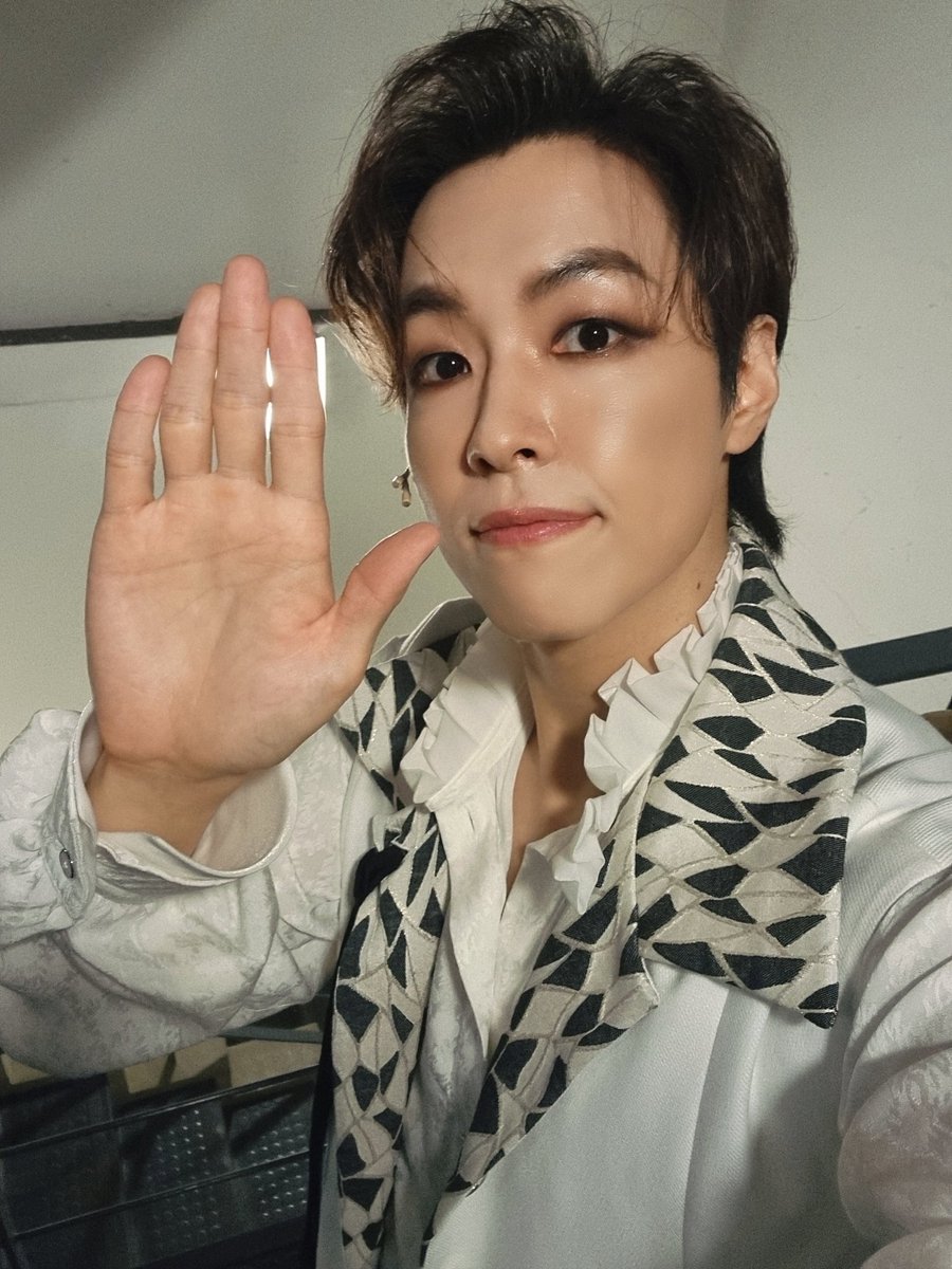 HJCULTURE's tweet image. #HJ_FAMILY_TODAY 🎹

오늘은 #황민수 배우의 #뮤지컬 #스트라빈스키
첫 공연이 있었습니다!

스트라빈스키의 음악 인생을 함께한 오랜 벗 민수 슘은 
2025년 10월 12일까지 TOM 2관에서 만나실 수 있습니다🤍