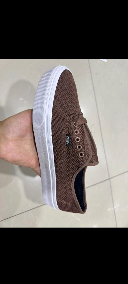 Tausishoeplug's tweet image. Vans restocked 🔥 🔥 
Size 36 to 45
Price ksh 2000
0702287432 for orders and deliveries countrywide 👌