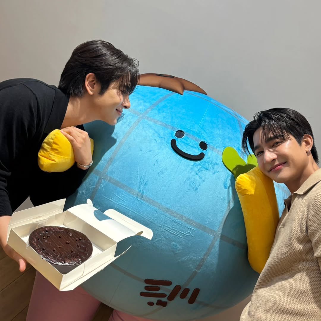EarthOfficialFC's tweet image. แฮปปี้เบิร์ดเดย์ค้าบ 🩵🎂
IG : mr.saturnworld.gmmtv
Earth Pirapat
@Earth_Pirapat #EarthPirapat
#MRSATURNWORLD
