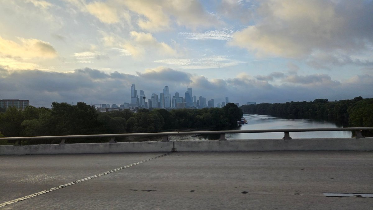 barlandrew's tweet image. Farewell to Austin after 26 years of living and learning. Thank you to all the people who passed through our lives over nearly three decades-you left a mark on our hearts. 
Next stop: South Bend.