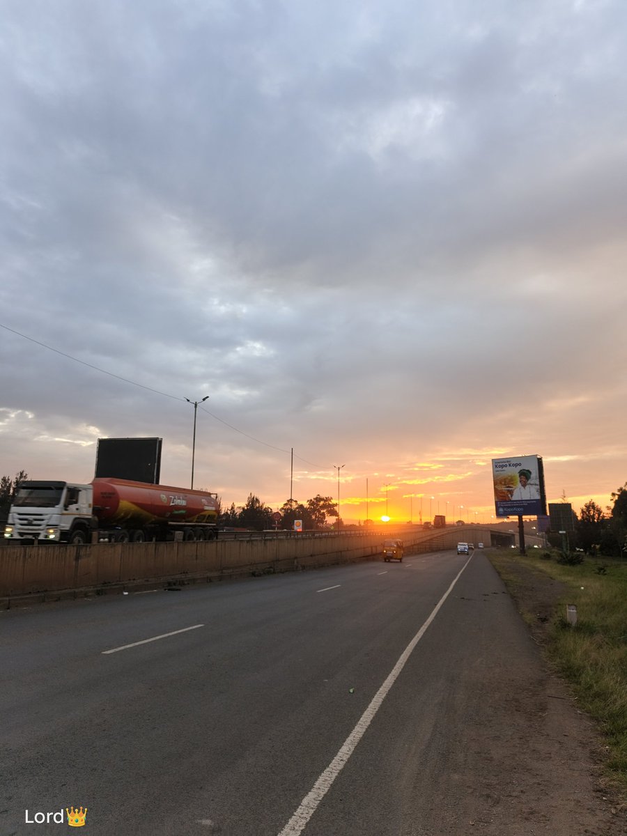 Sospetermash20's tweet image. I captured the sunrise. Fiery as it was.