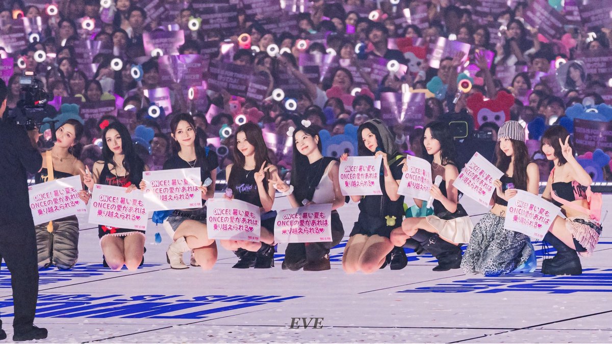 TWICE_EVE's tweet image. 250726 HQ ๐ญ
#TWICE #ํธ์์ด์คใ#TWICE_THISISFOR_WORLD_TOUR