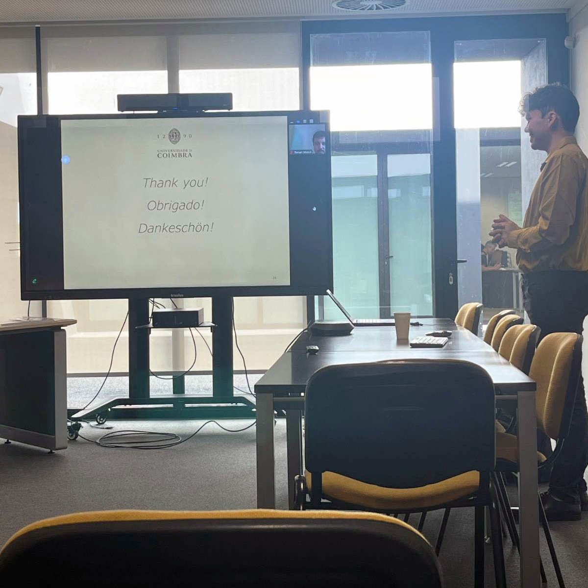 ProactionLab's tweet image. Congratulations to researcher Roberto dos Santos on completing his Master’s in Molecular and Translational Neuroscience at @befmuc!
His thesis, on ageing and Alzheimer’s disease, was supervised by André Peres and Maria Ribeiro.
Excellent work! 👏
@CIBIT_UC @cogbooster_uc