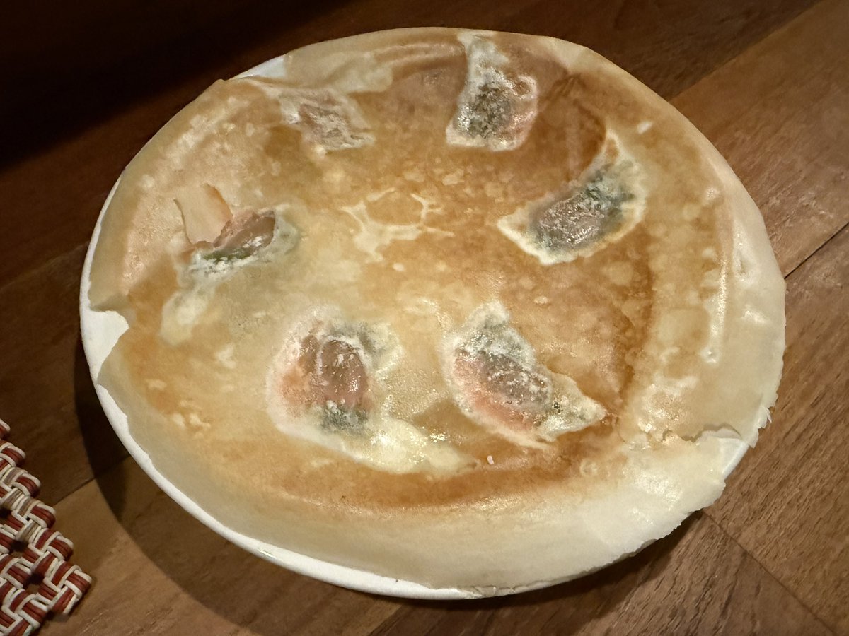 Uechiline's tweet image. 歯止めが効かなくて⭐️夏

去年の3月のジゴロックの時に来た餃子のお店で、去年は満腹で食べれなかった揚げおにぎり茶漬けを食べ、るだけには止まらずに餃子ももちろん食べた、夏だから仕方ない（夏は食欲が増す）